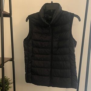 Uniqlo Black Puffer Vest